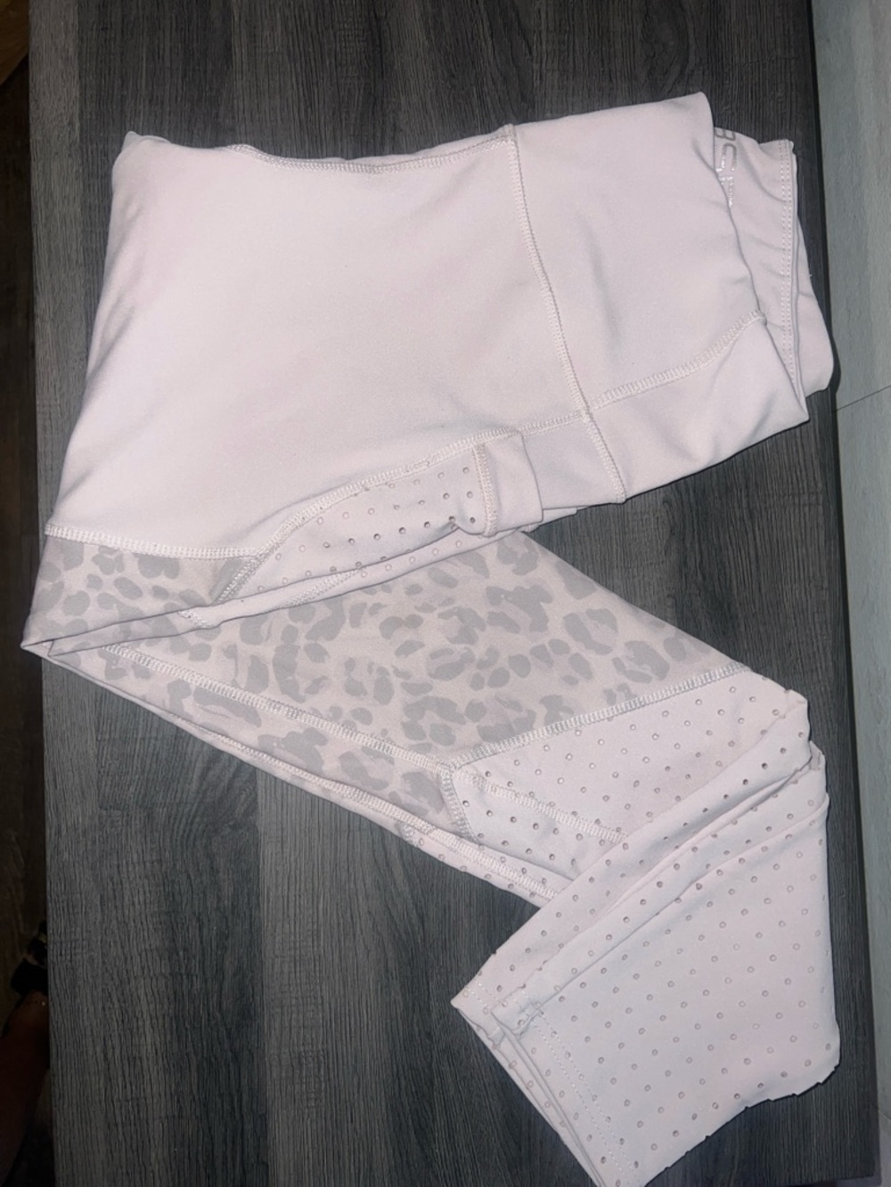 Light Pink Active Leggings with Subtle Leopard Print